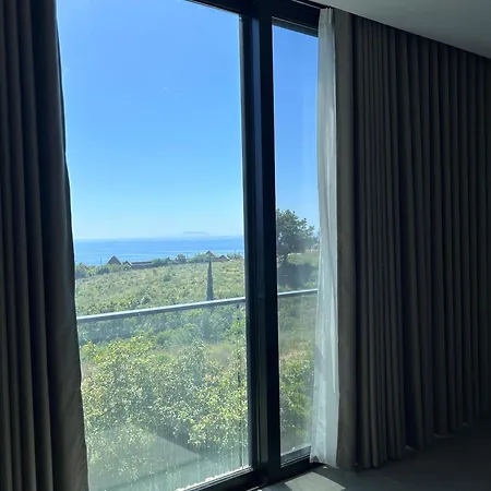 Aparthotel Escape *