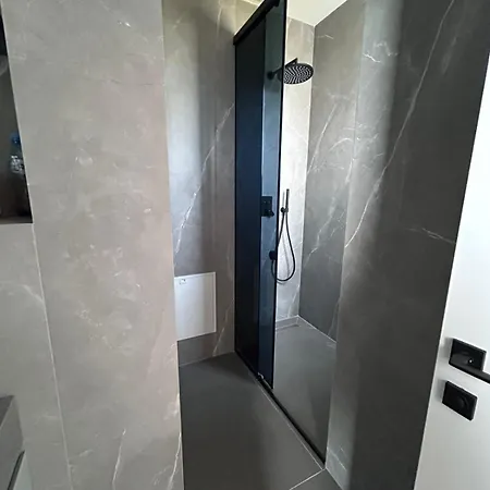 Aparthotel Escape *