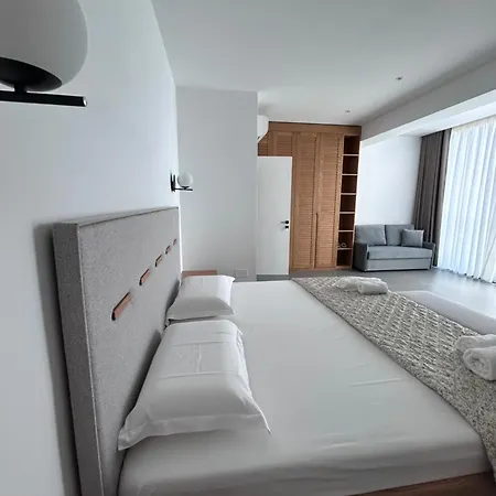 Escape 3* Dhërmi