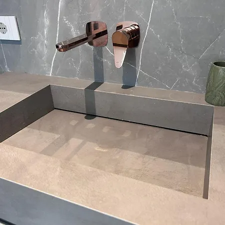 Aparthotel Escape *