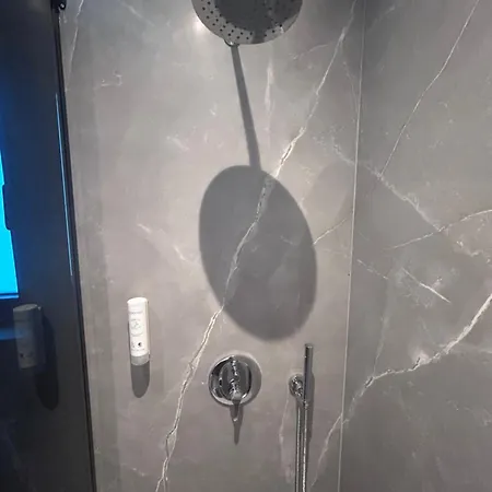 Escape 아파트호텔 Dhërmi