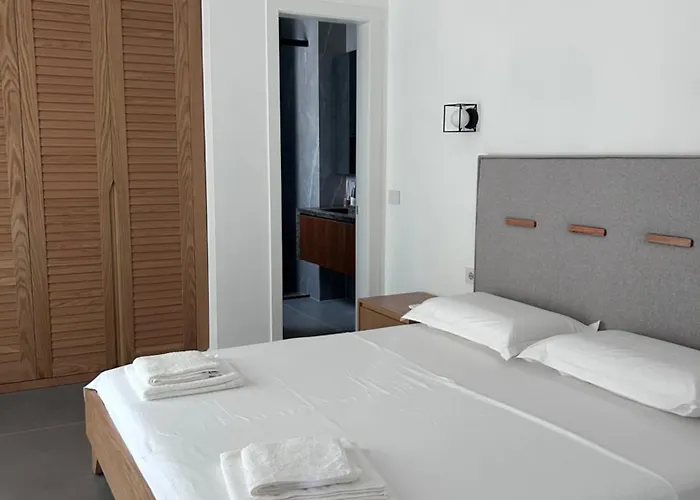 Escape Aparthotel 3*